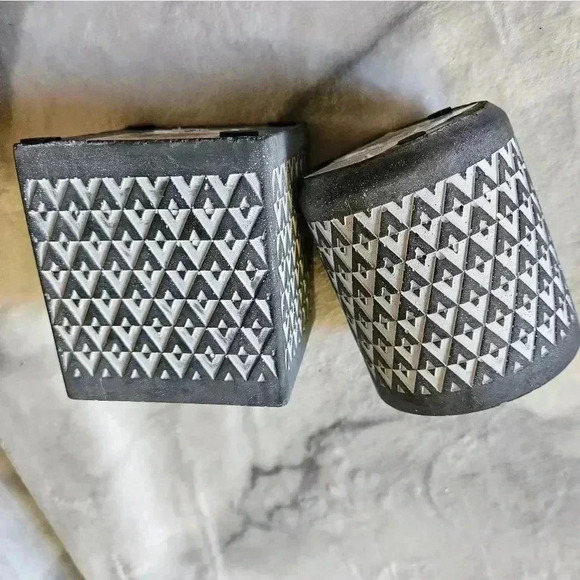 Accent Holders - Picture 1 of 9